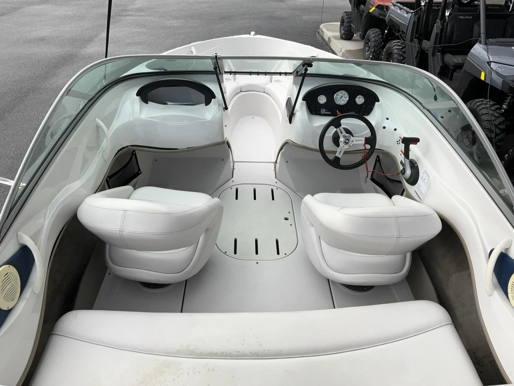 Four Winns 200 2011 alt