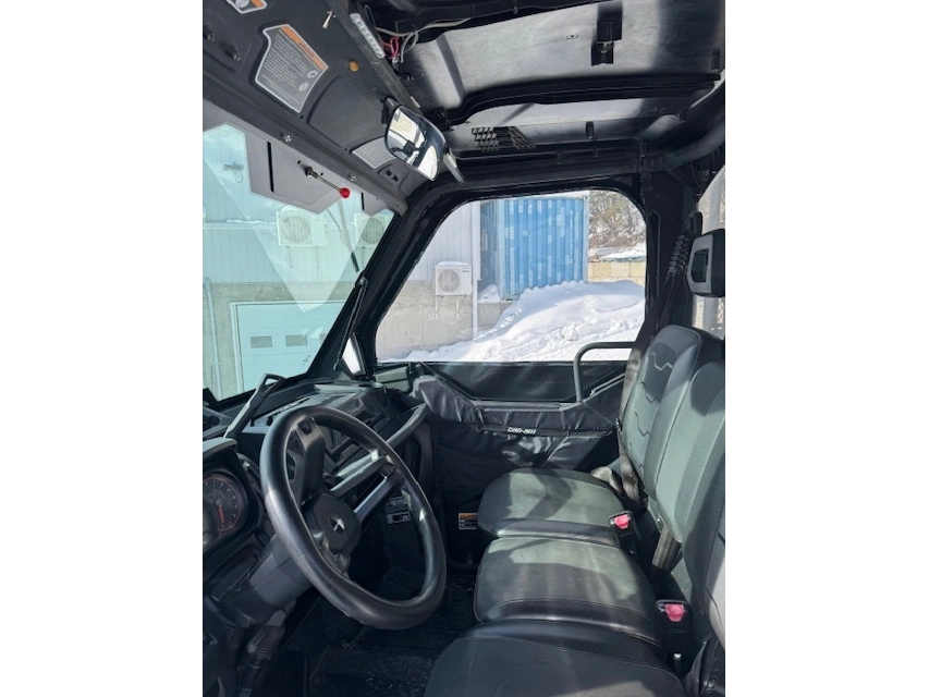 Bombardier Defender Hd8 2017 alt