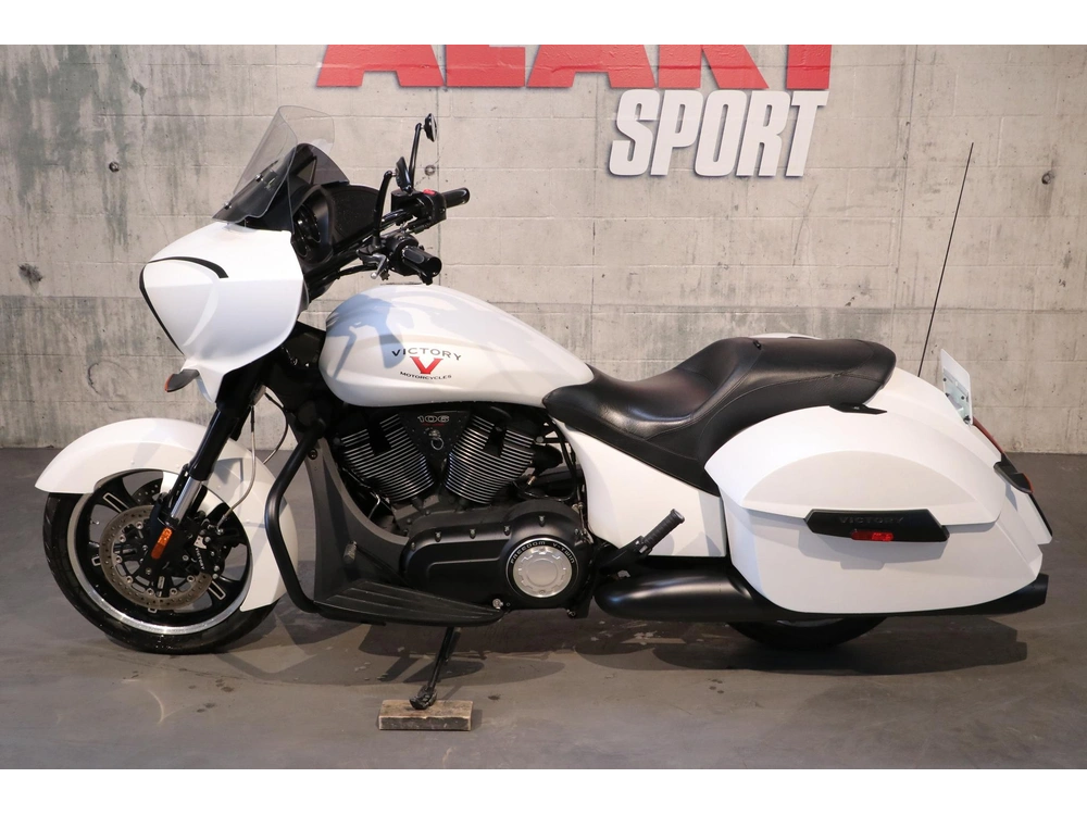 2016 Victory Motorcycles Cross Country V16db36nya alt