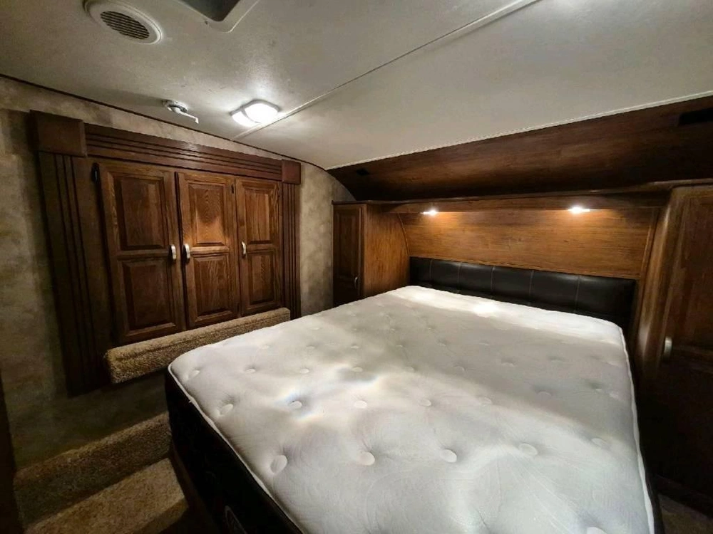 Crossroads Cruiser Aire 28se 2015 alt