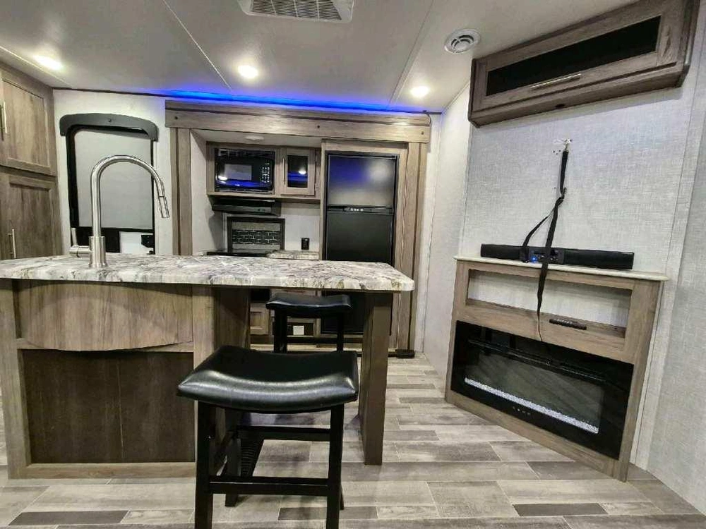 Crossroads Zinger 331bh 2023 alt