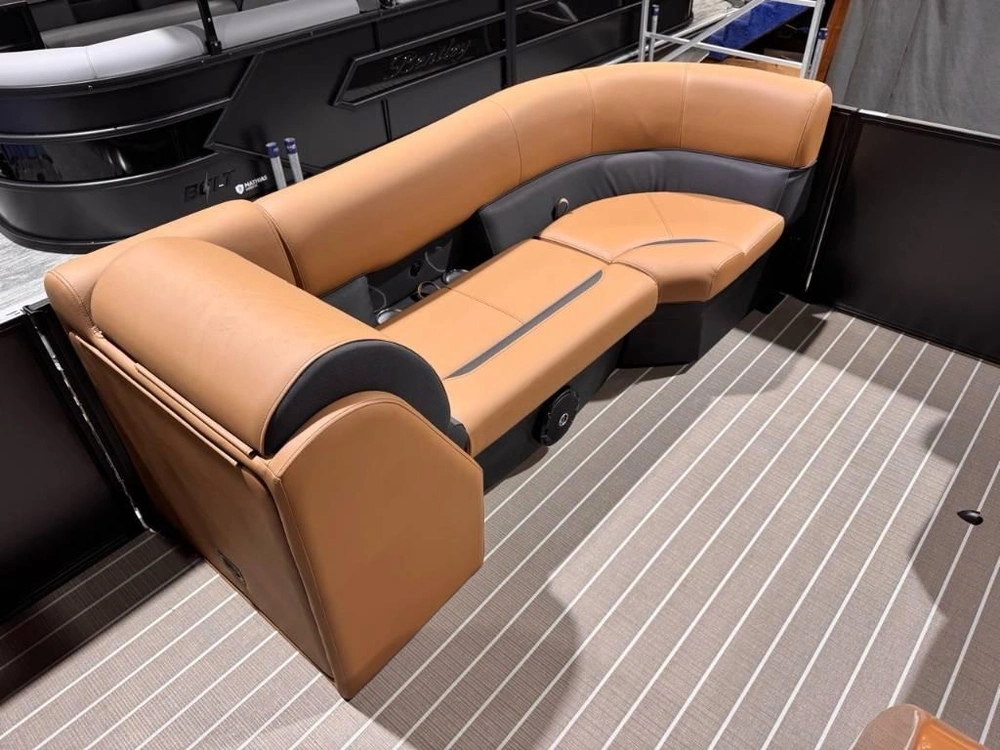 2026 Bentley Legacy 223 Navigator alt
