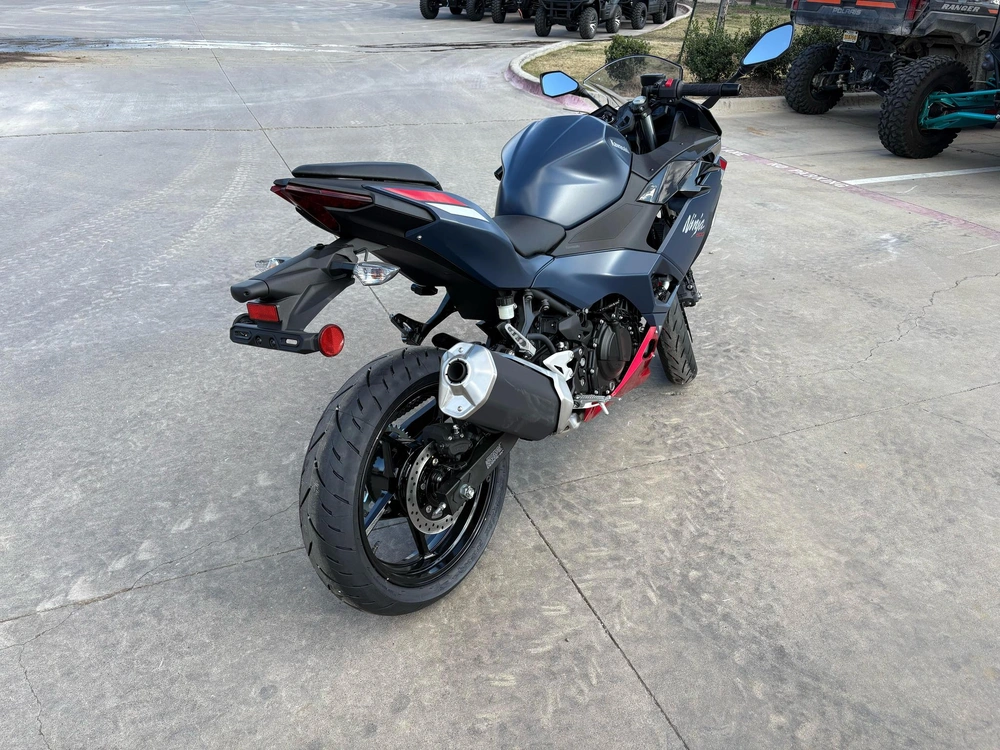 2026 Kawasaki Ninja® 500 Abs alt