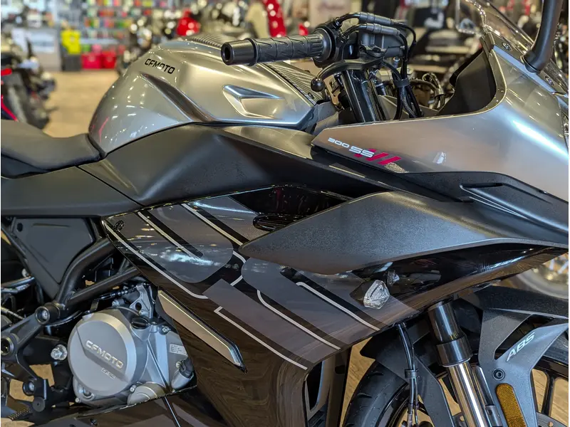 2026 CFMOTO 300SS // Nebula Black thumbnail 7