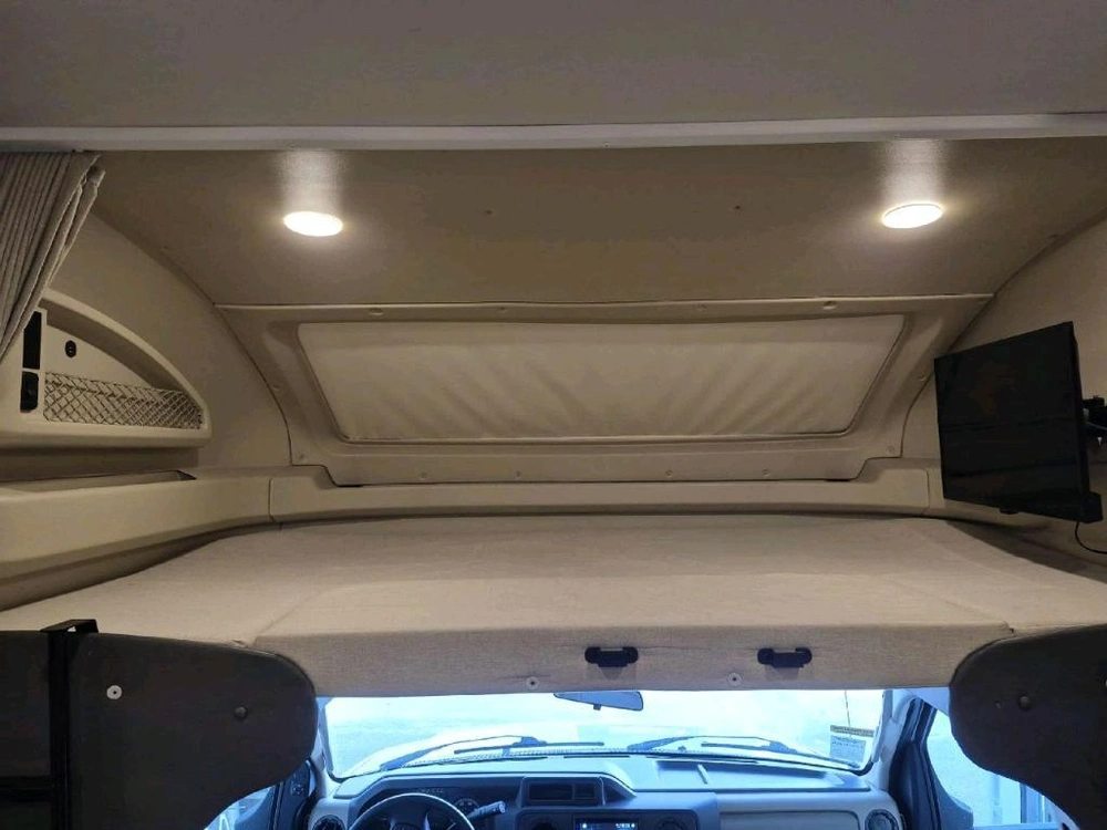 Entegra Coach Odyssey 29v 2020 alt