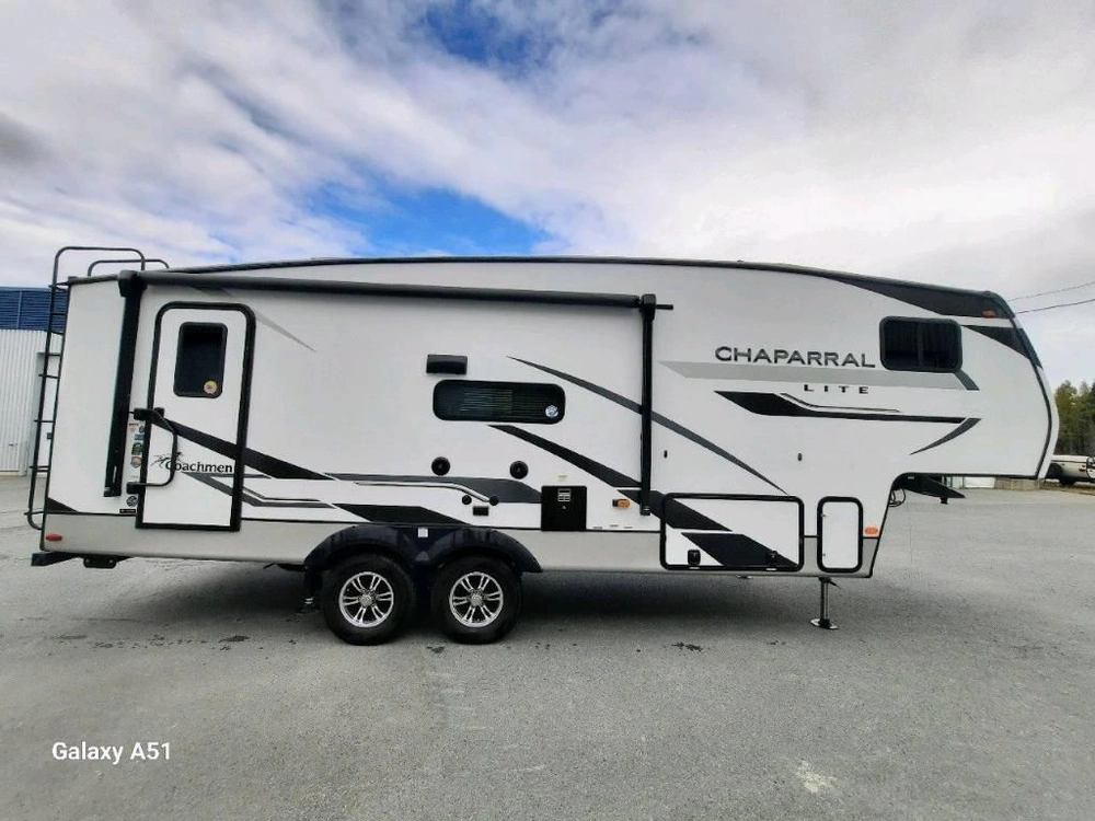Coachmen Chaparal 25re 2023 alt