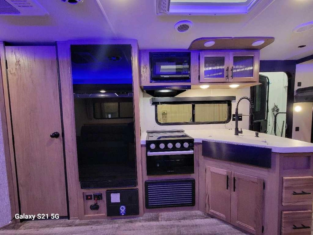 Cherokee Grey Wolf 27dbh 2023 alt