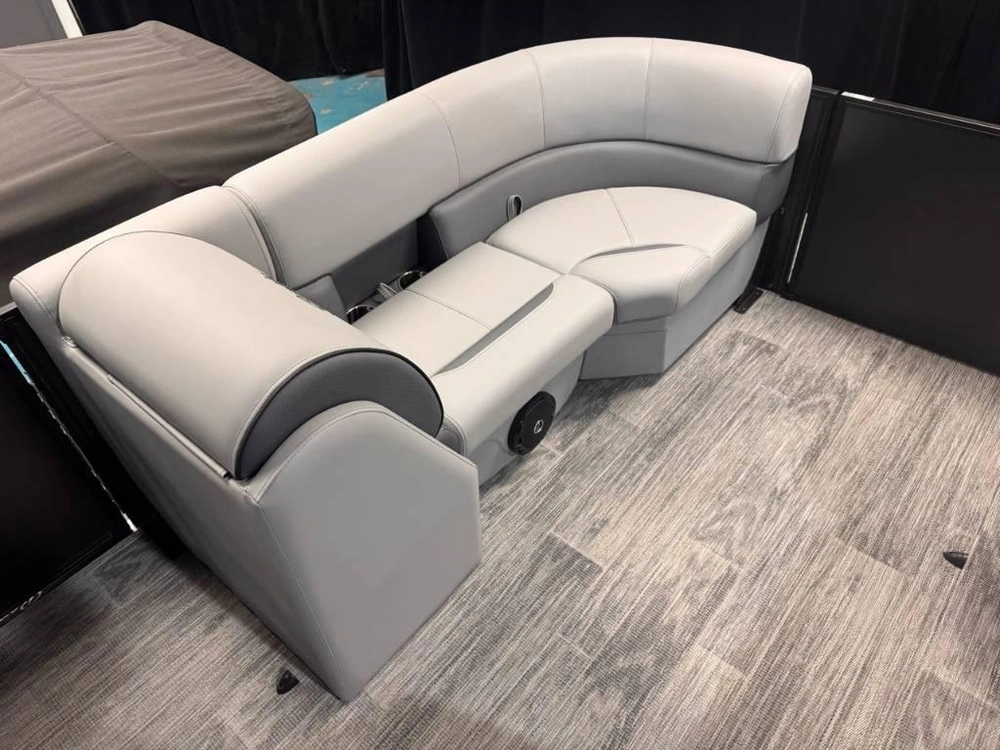 Bentley 223 Bolt 2026 alt