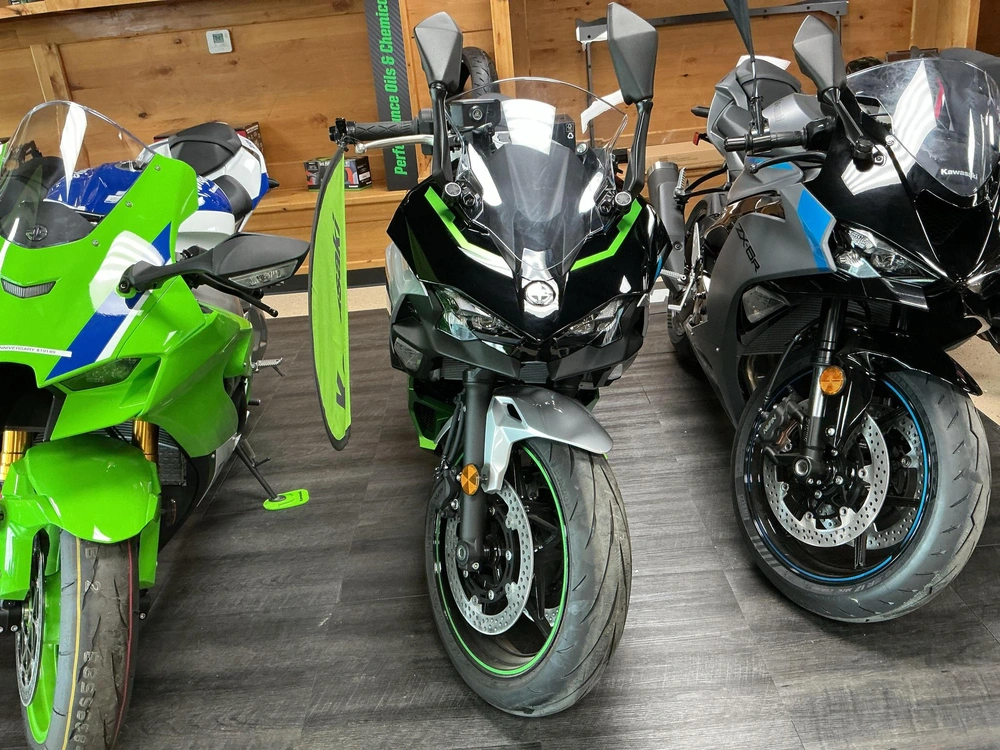 2024 Kawasaki Ninja�� 7 Hybrid Abs Hybrid Abs alt