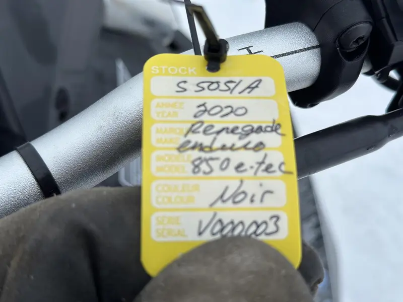 2020 Ski-Doo RENEGADE ENDURO 850 E-TEC 137 VENDU TEL QUEL SANS GARANTIE