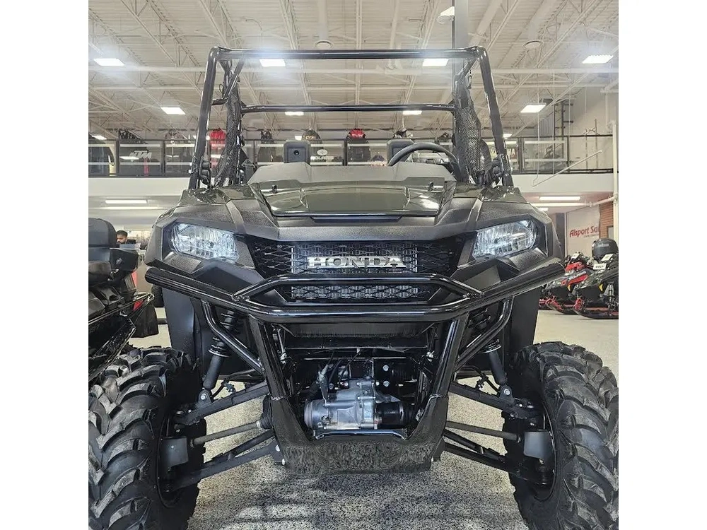 2025 Honda Pioneer 700 alt