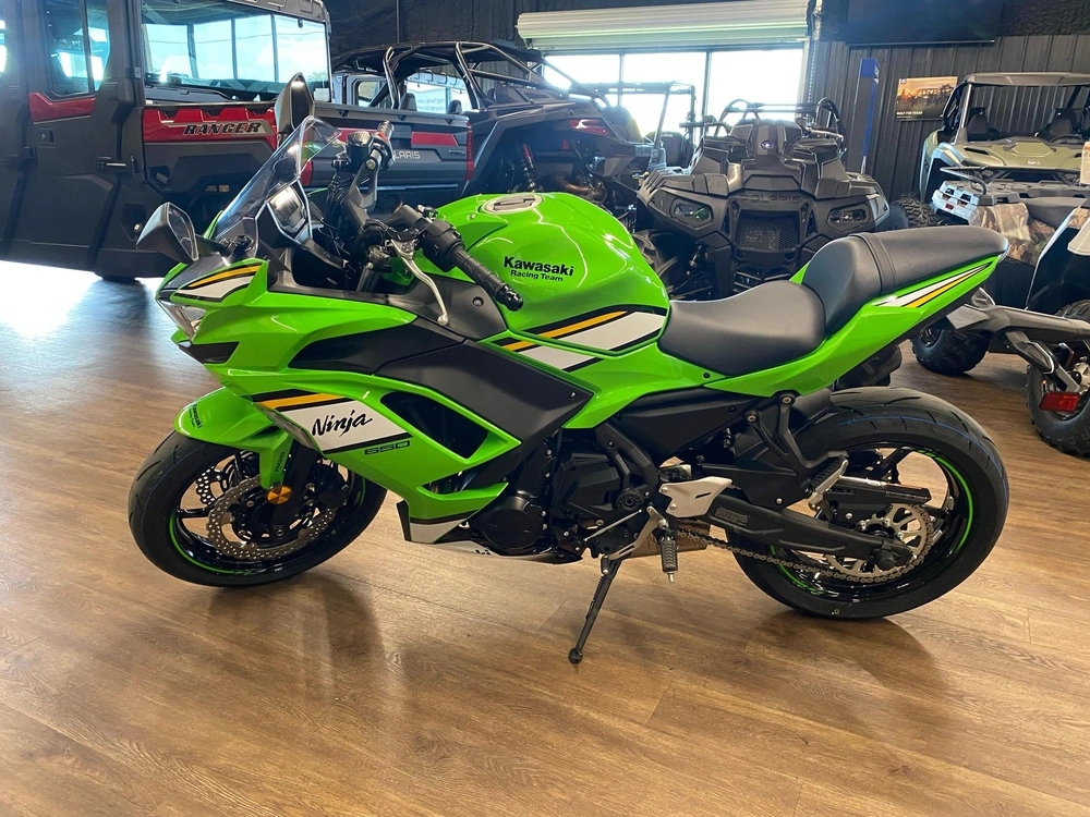2025 Kawasaki Ninja® 650 Abs Abs alt