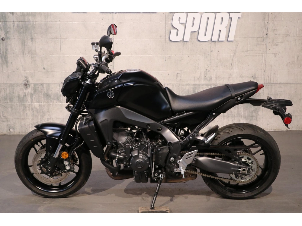 2021 Yamaha Mt-09 alt