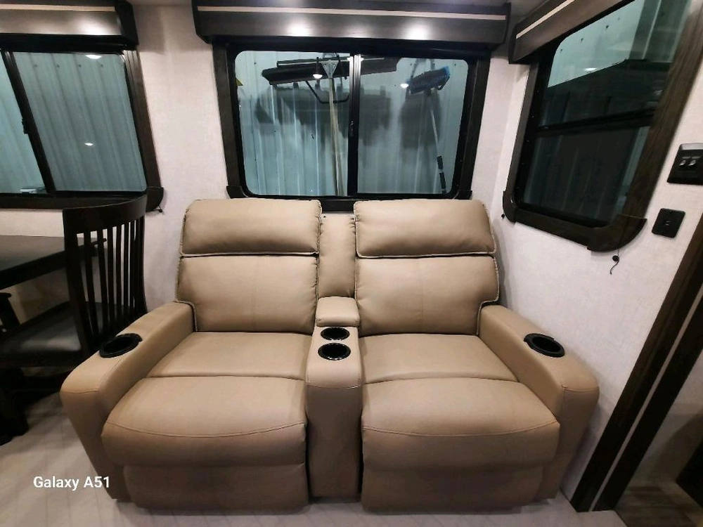 Crossroads Cruiser Aire 31si 2022 alt