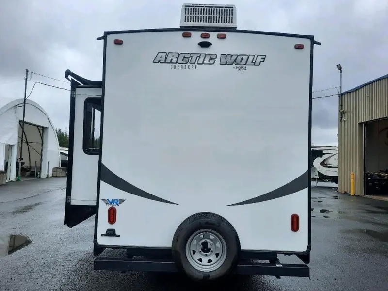 2019 Cherokee Arctic Wolf 265BHD thumbnail 8