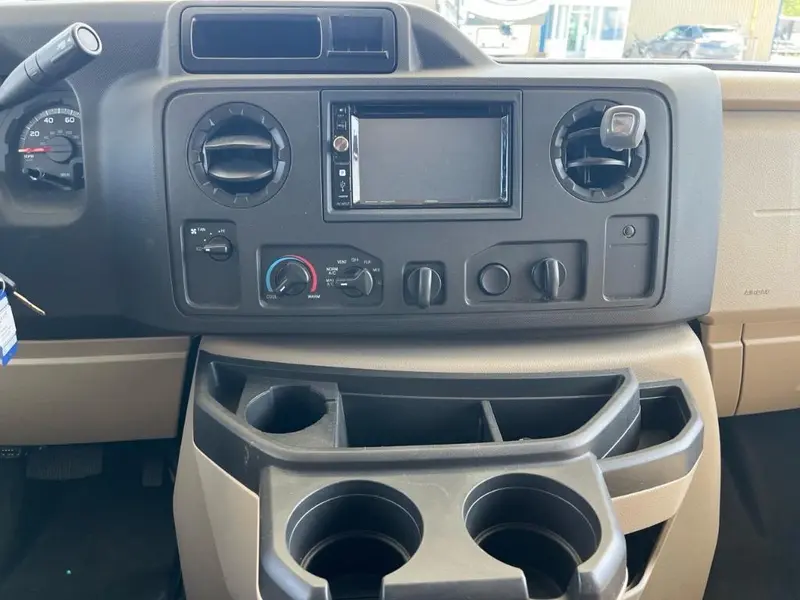 2018 Coachmen Freelander 28BH thumbnail 29