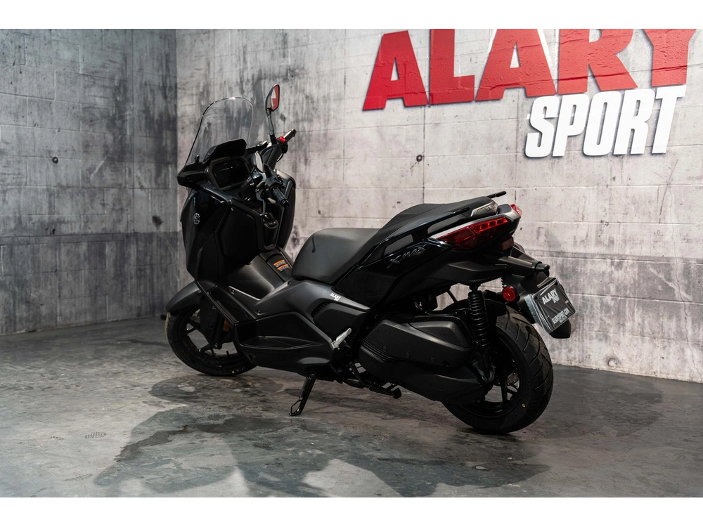 2025 Yamaha Yamaha Xmax 300 Czd300asb alt