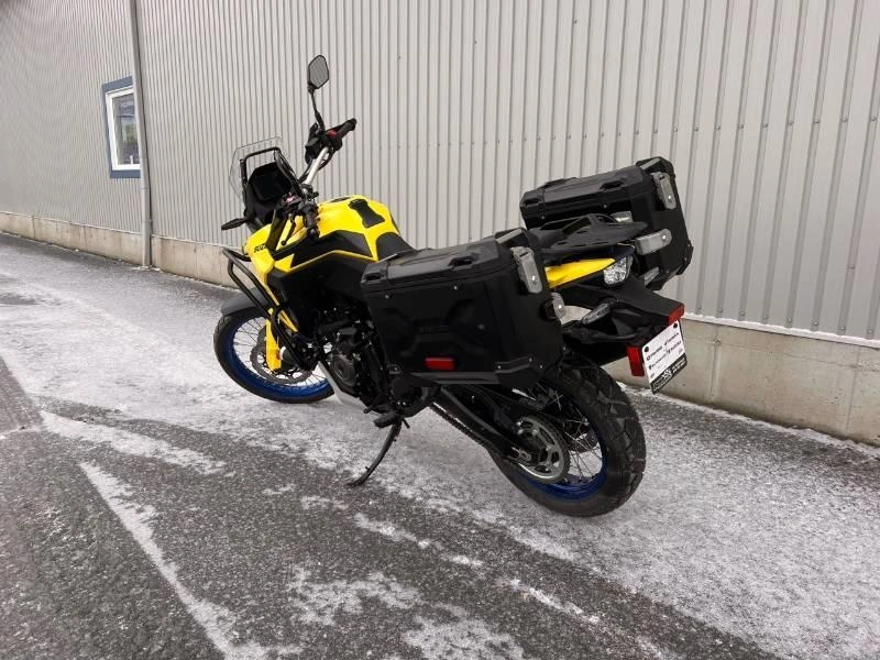 Suzuki V-strom 800de Adventure 2025 alt