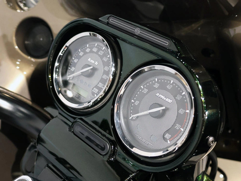 2013 Harley-davidson Cvo Road Glide Fltrxse alt