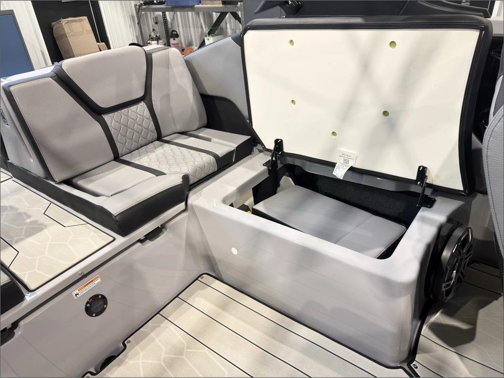 2026 Yamaha 255xd $3,000 Rebate alt