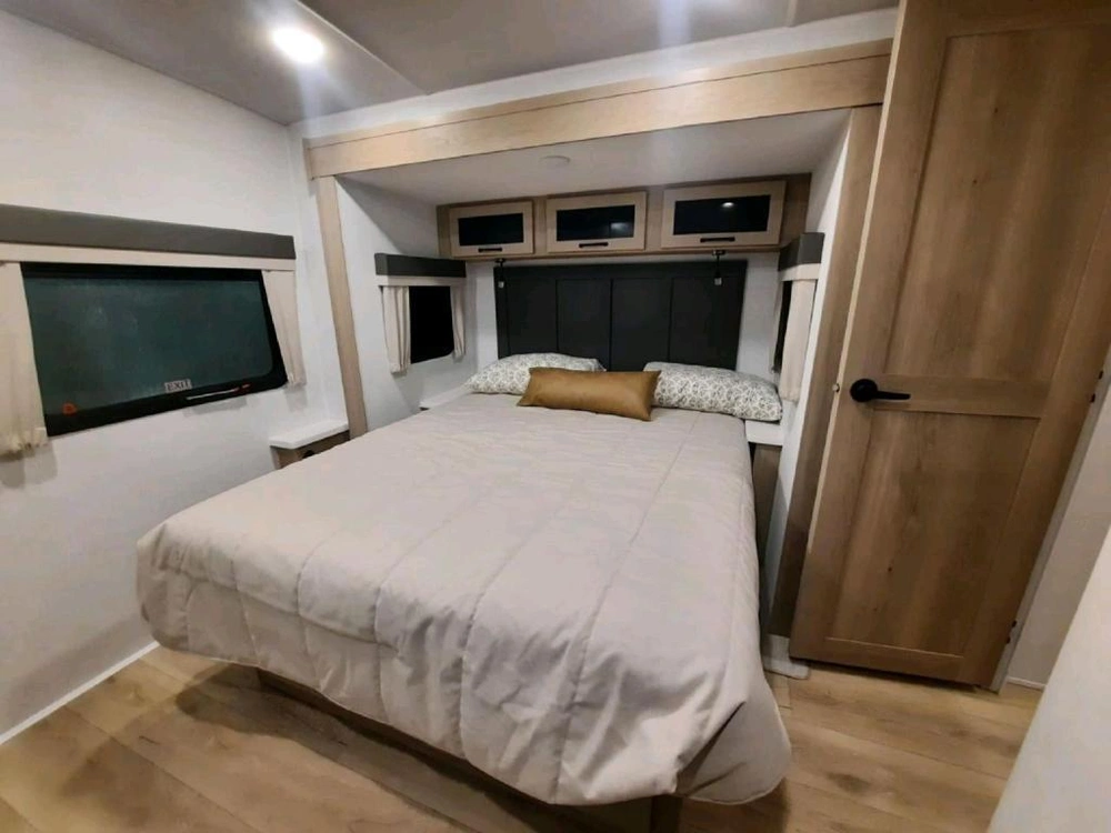 Flagstaff Superlite 26fkbs 2025 alt