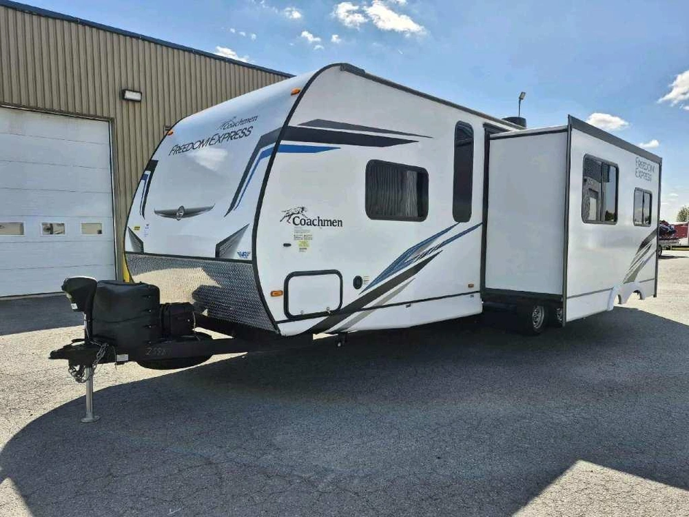 Coachmen Freedom Express 287bhds 2022 alt