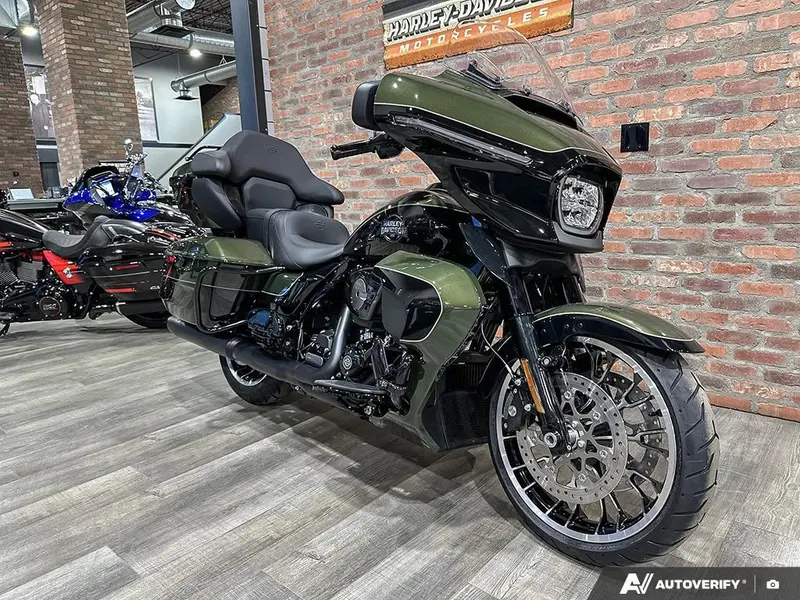 2026 Harley-Davidson Street Glide Limited thumbnail 2
