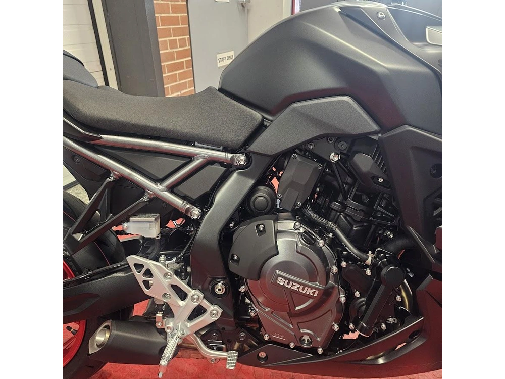 2026 Suzuki Gsx 8r alt