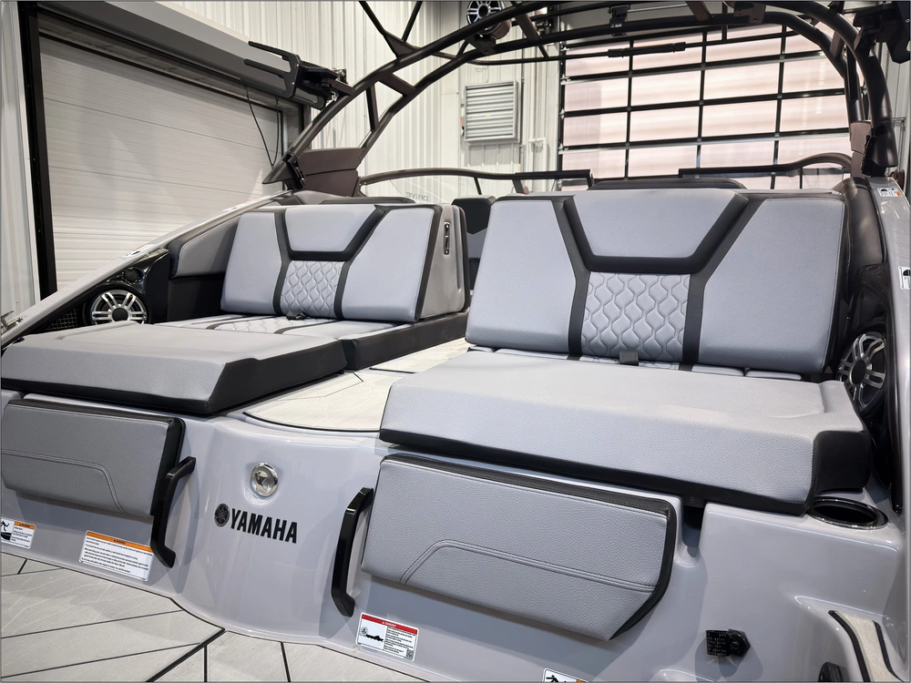 2026 Yamaha 255xd $3,000 Rebate alt