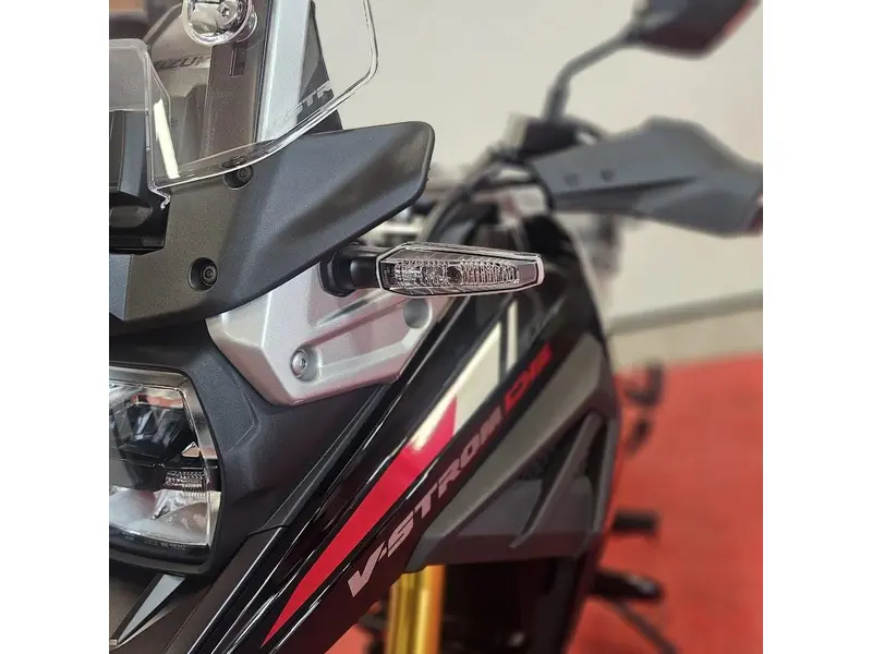 2026 Suzuki V-STROM 1050DE thumbnail 7