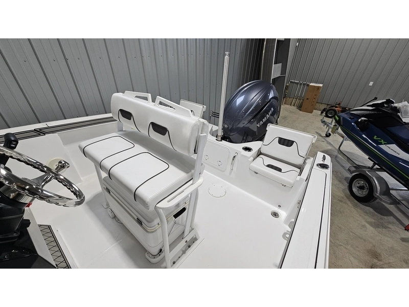 2023 Wellcraft Fisherman 202 alt