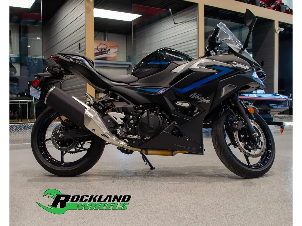2025 Kawasaki NINJA 500 SE