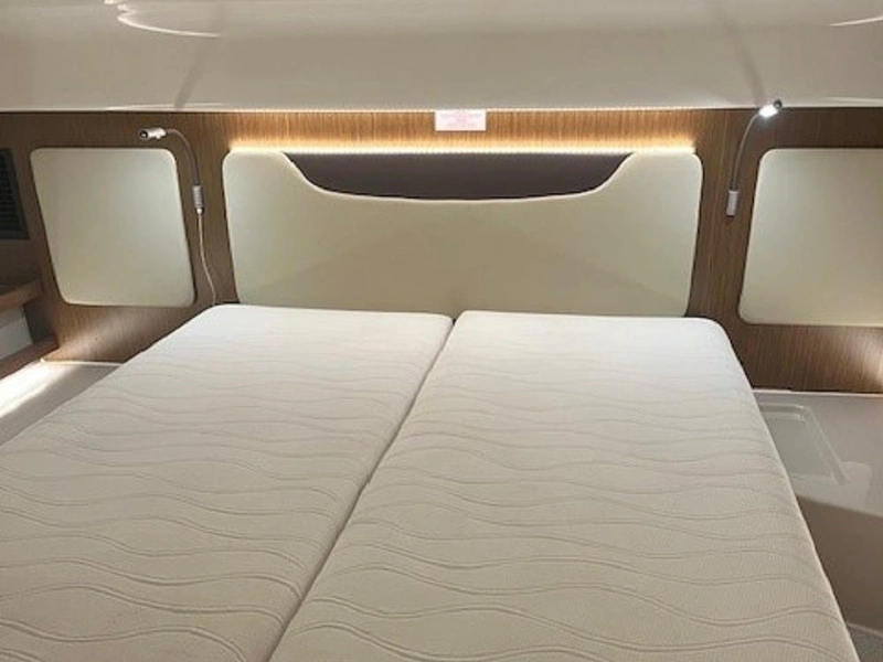 Bavaria Motoryachts E40 Sedan 2018 alt