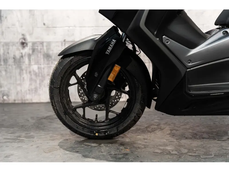 2025 Yamaha XMAX thumbnail 8