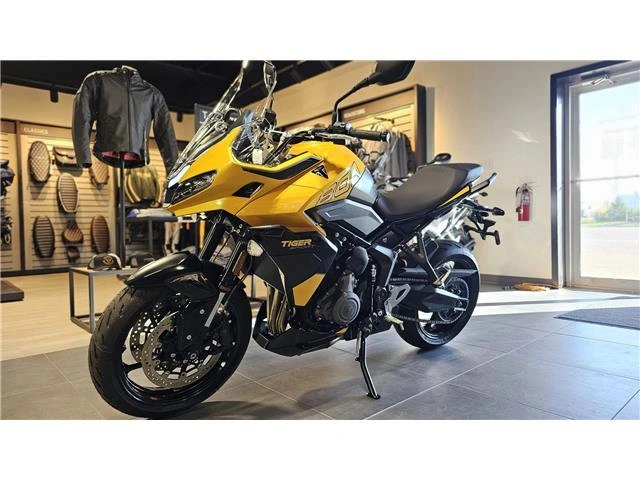 2026 Triumph Tiger Sport 800 alt