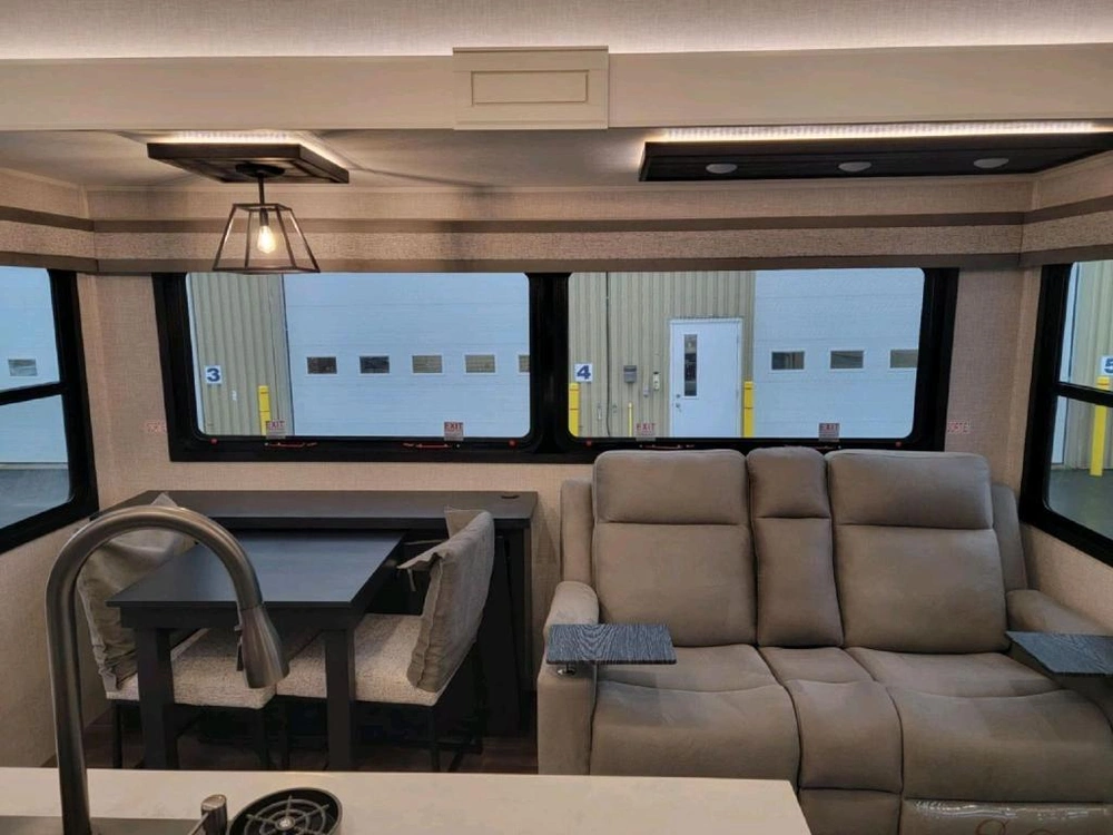 Jayco North Point 310rlts 2025 alt