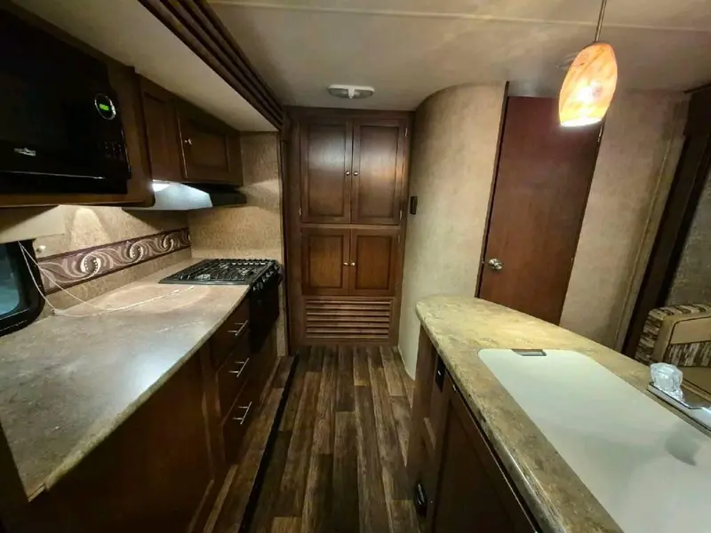 2015 Kodiak 300BSHL thumbnail 12