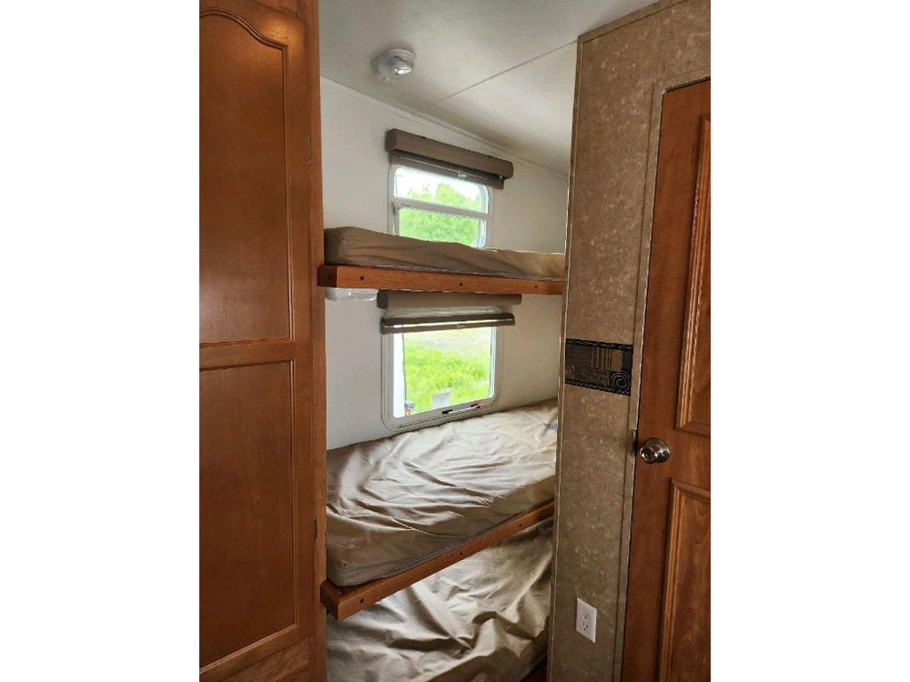 Gulf Stream Conquest 24ftbs 2010 alt