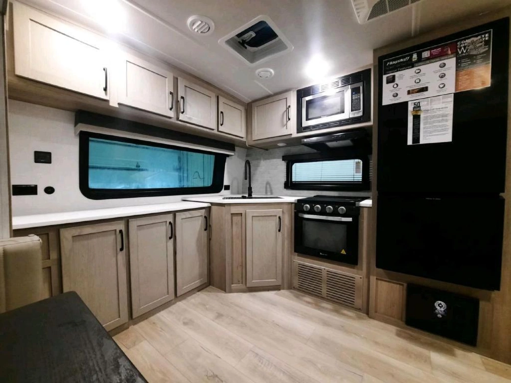 Flagstaff Superlite 26fkbs 2025 alt