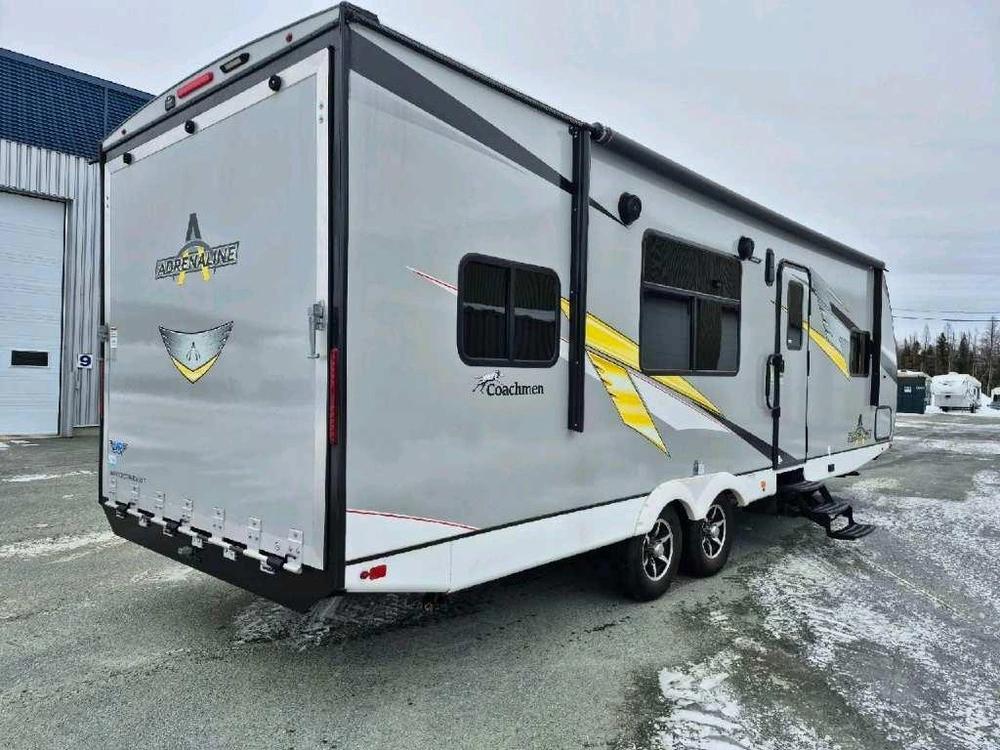 Coachmen Adrenaline 27lt 2021 alt