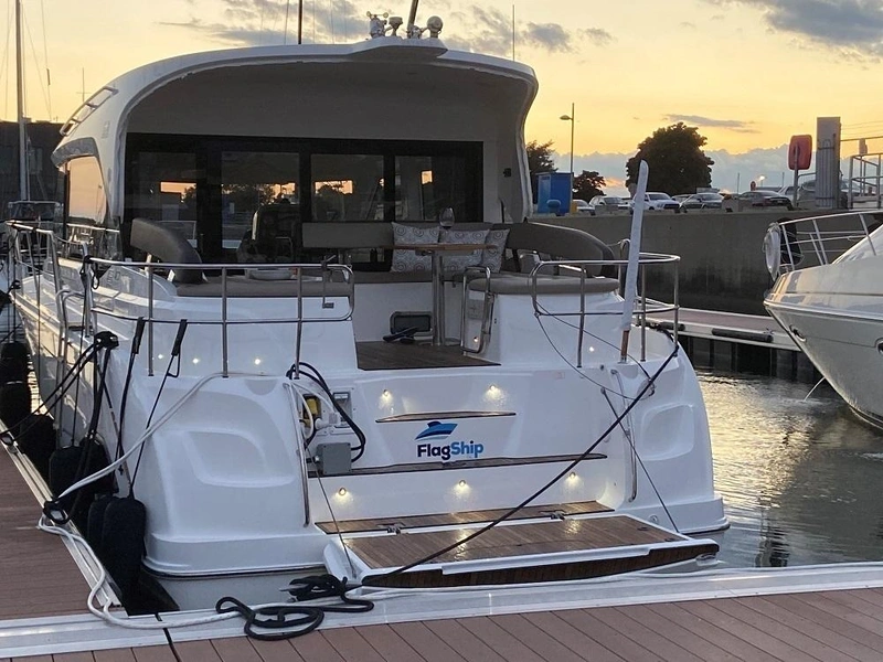 Bavaria Motoryachts E40 Sedan 2018 alt