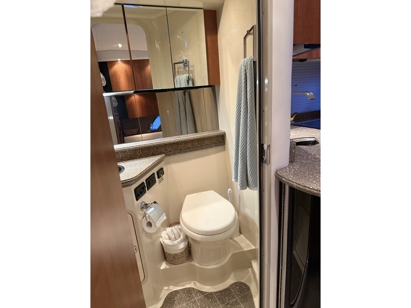 2011 Cruisers Yachts 360 Express alt