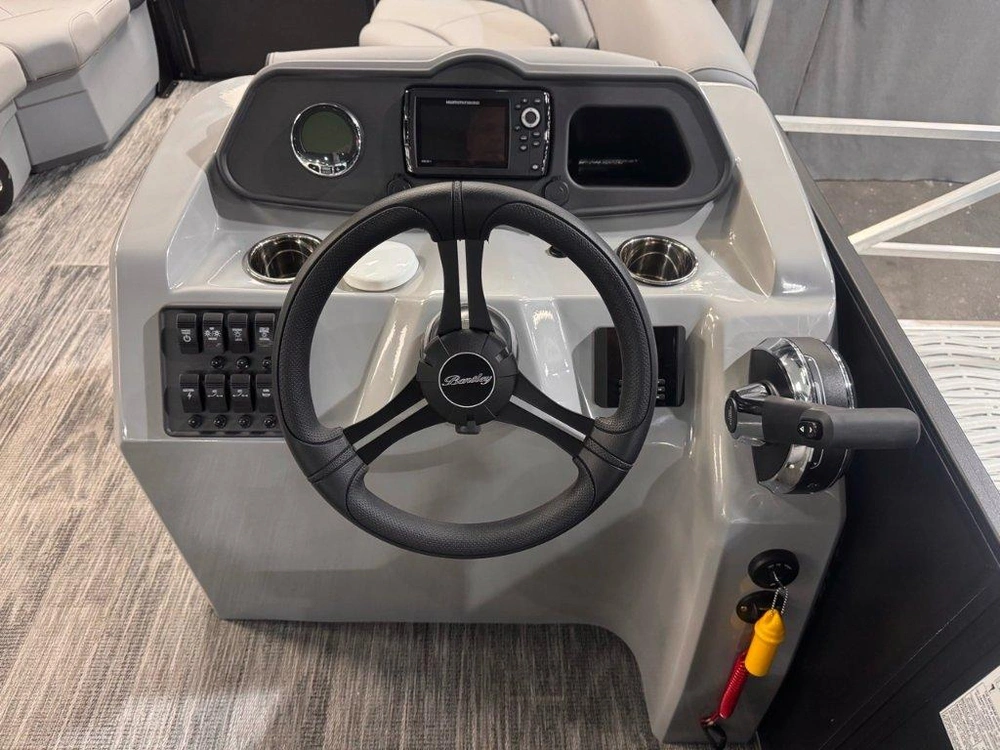 Bentley 223 Bolt 2026 alt