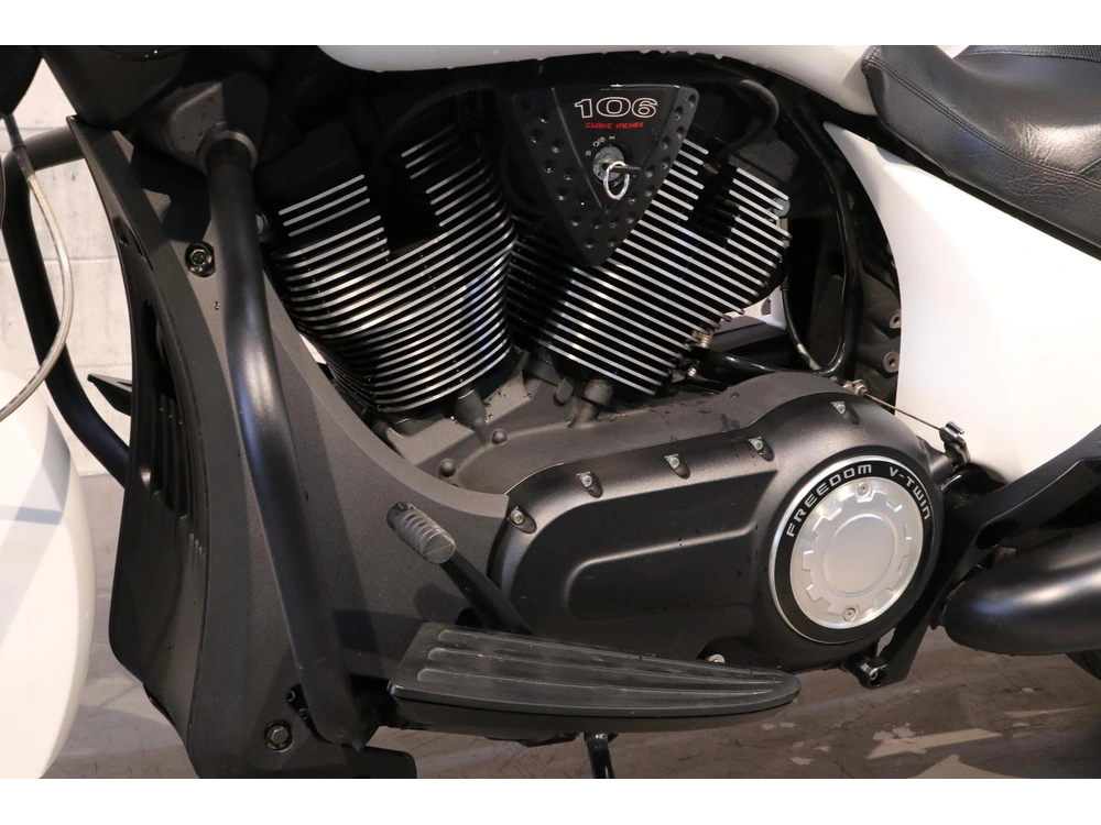 2016 Victory Motorcycles Cross Country V16db36nya alt