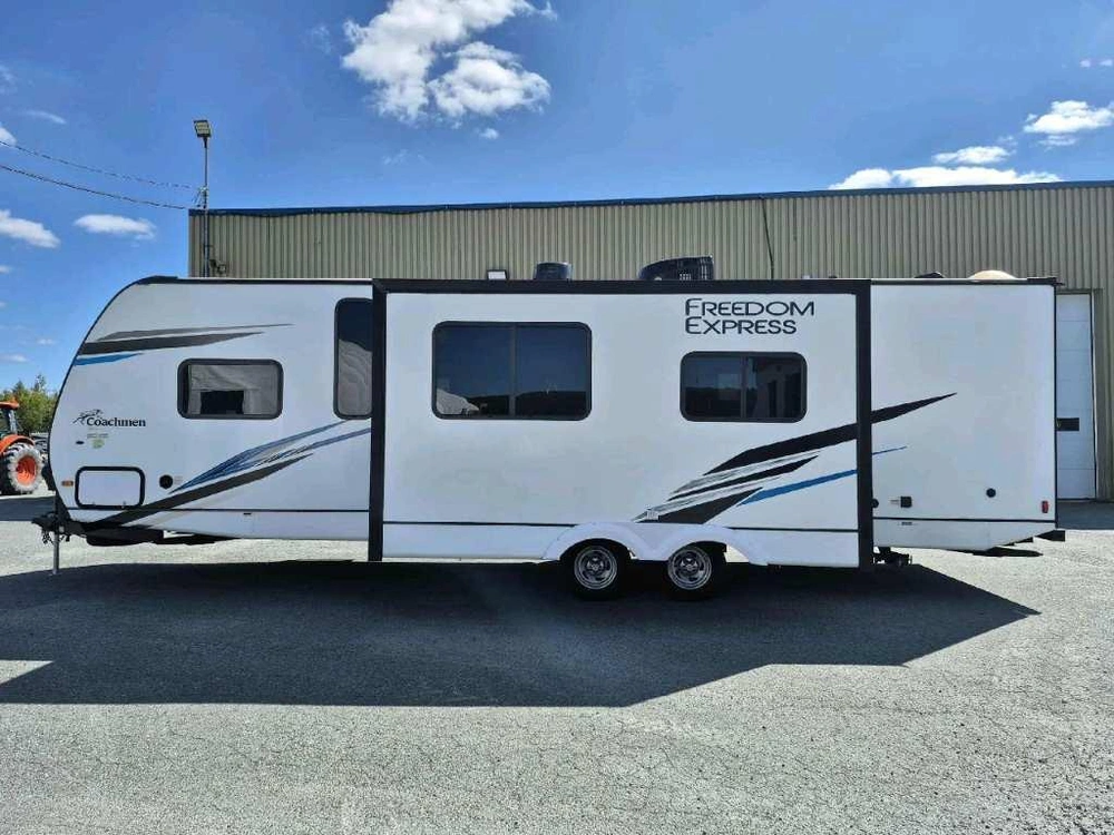 Coachmen Freedom Express 287bhds 2022 alt
