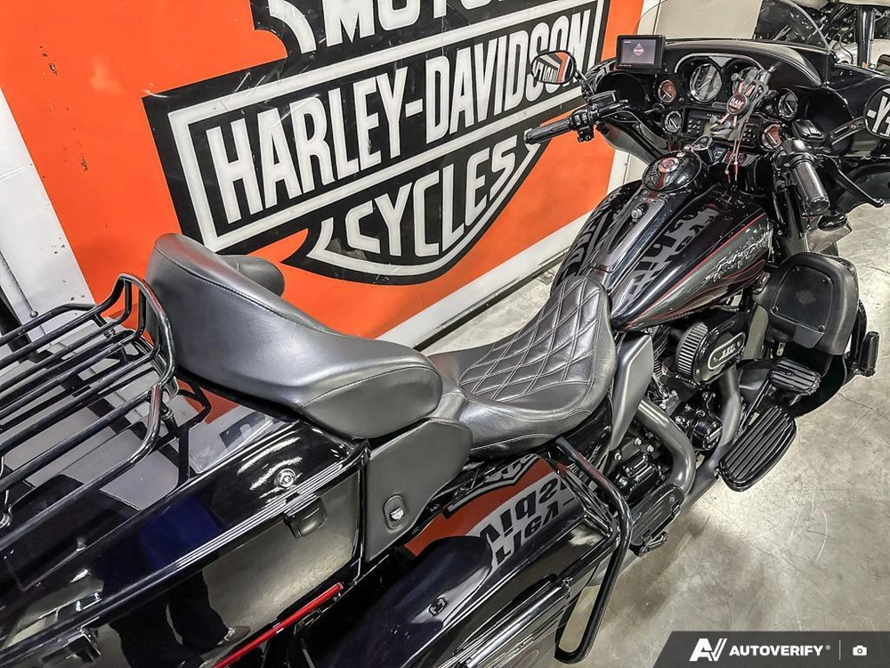 2010 Harley-davidson Cvo Ultra Classic alt