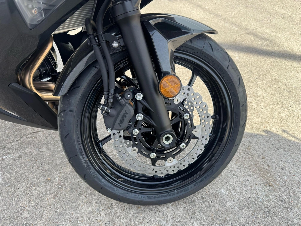 2026 Kawasaki Ninja® 650 Base Base alt