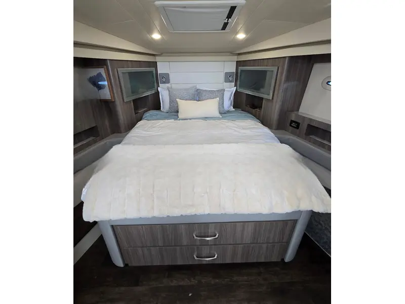 Regal 42 XO 2022