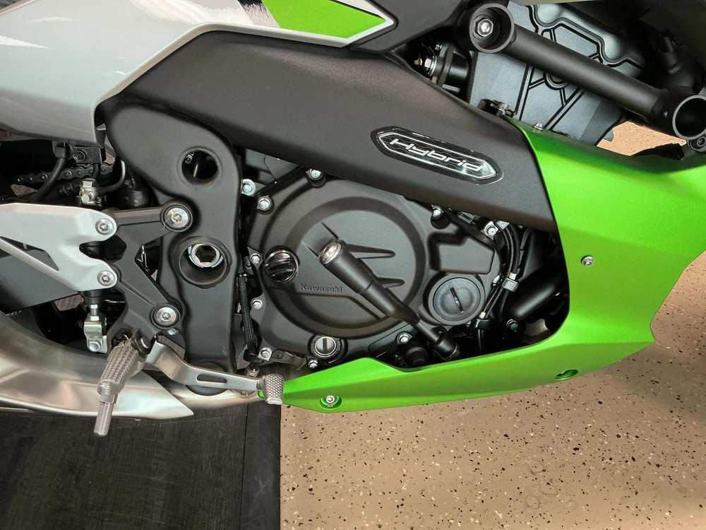 2024 Kawasaki Ninja�� 7 Hybrid Abs Hybrid Abs alt