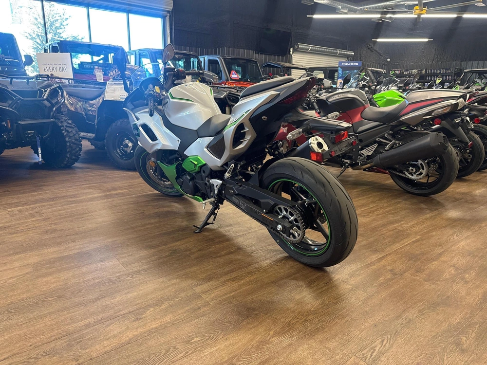 2024 Kawasaki Ninja® 7 Hybrid Abs Hybrid Abs alt